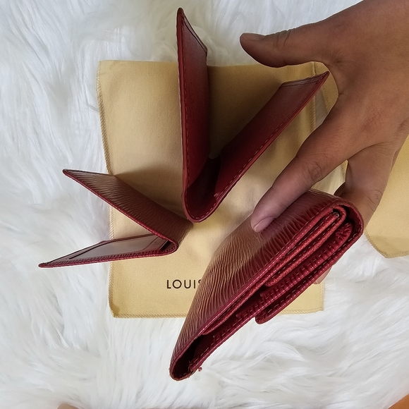 ❤️🎉HOST PICK🎉❤️Louis Vuitton Red Epi bundle (Rare! Good condition!) - Picture 15 of 17